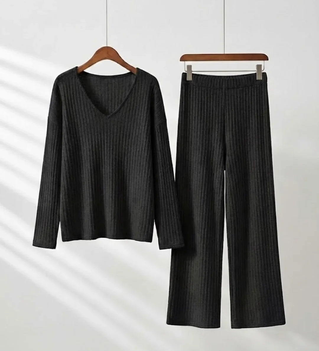 Lorenza™ | Ribbed V-neck two-piece lounge set