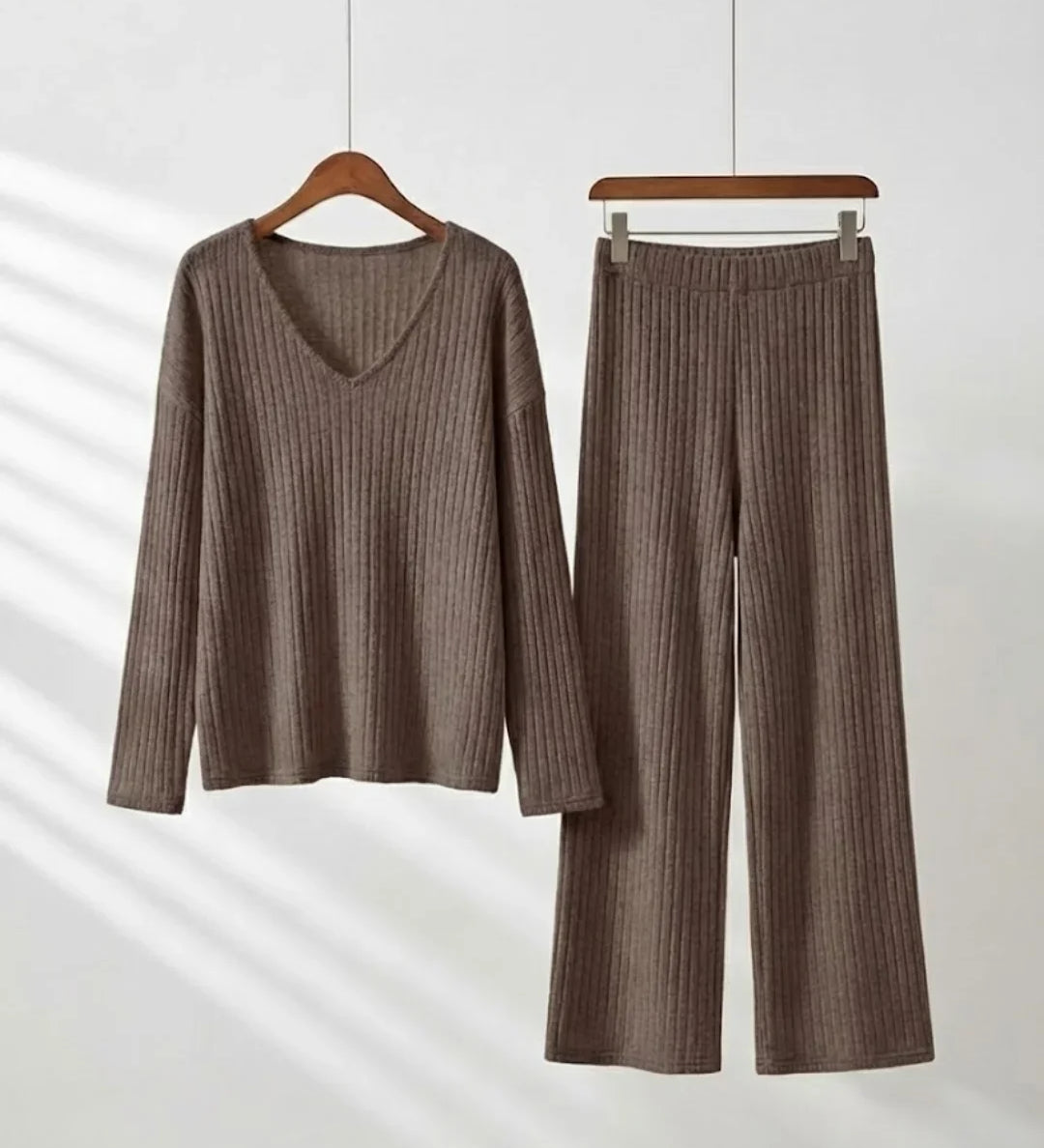Lorenza™ | Ribbed V-neck two-piece lounge set