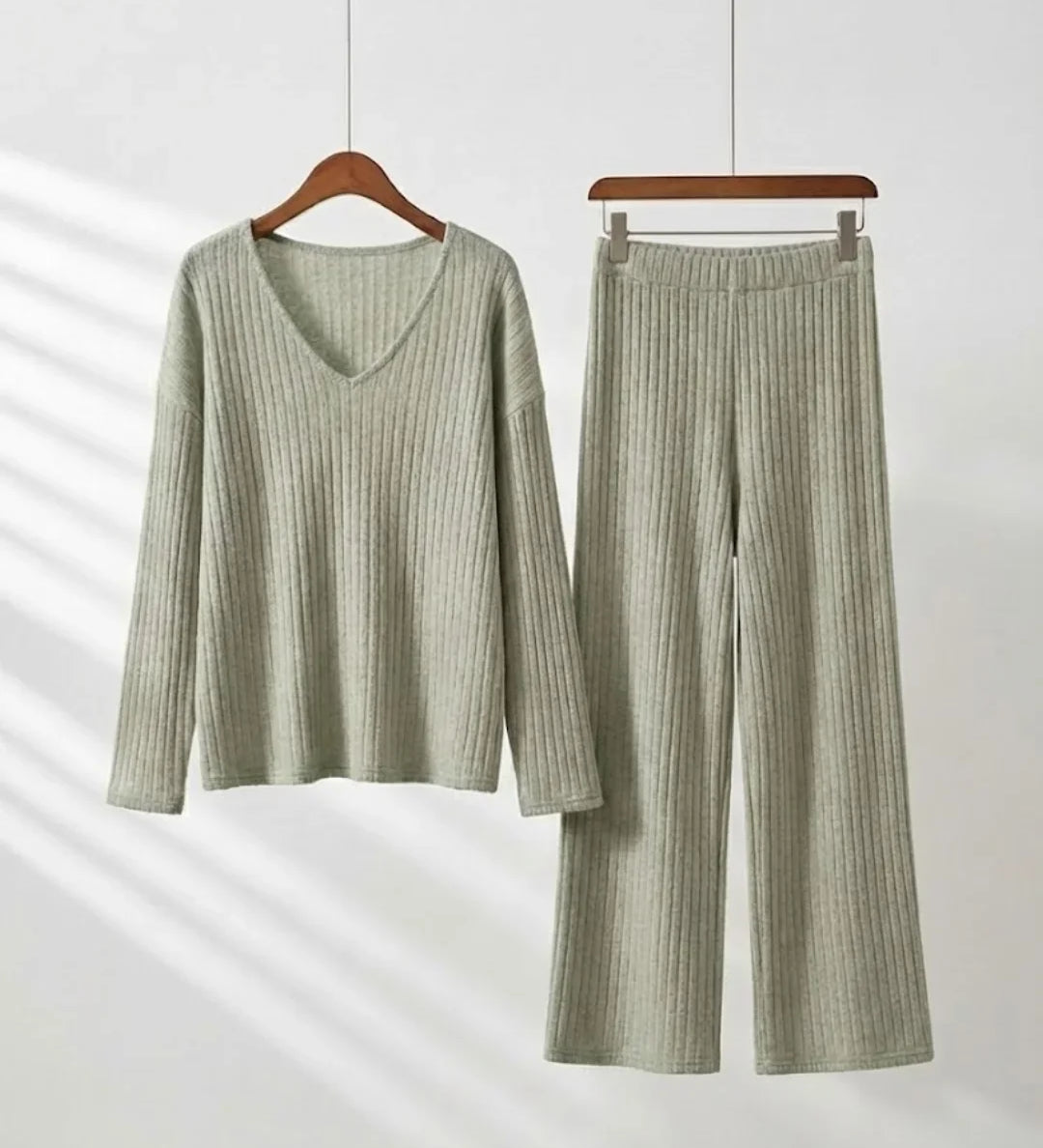 Lorenza™ | Ribbed V-neck two-piece lounge set