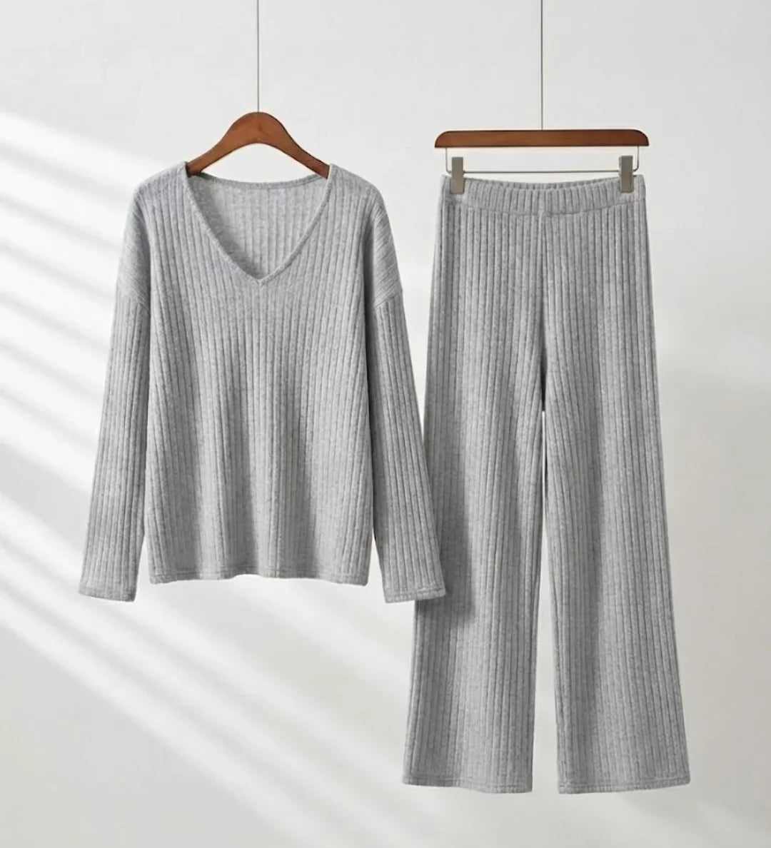 Lorenza™ | Ribbed V-neck two-piece lounge set