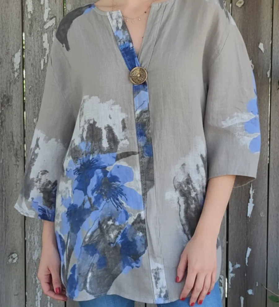 Elegant Floral Print Button-Detail Relaxed Blouse